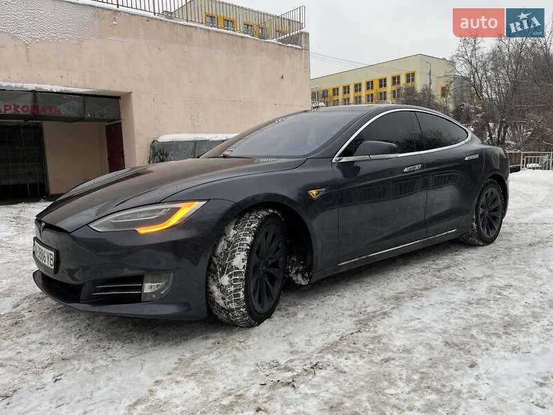 Tesla Model S 2016