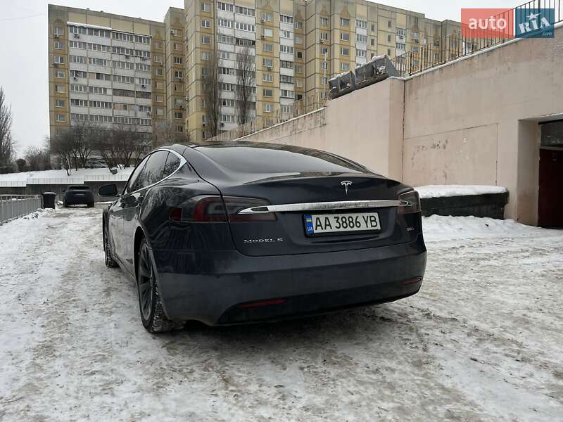 Tesla Model S 2016
