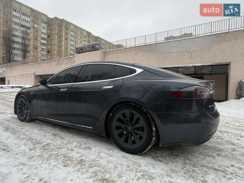 Tesla Model S 2016