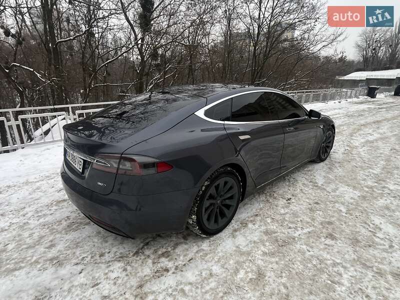 Tesla Model S 2016
