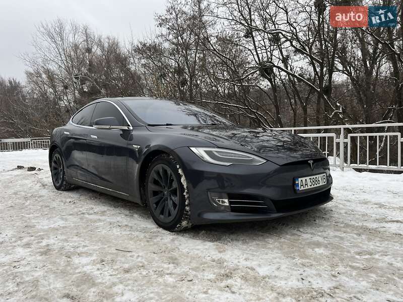 Tesla Model S 2016