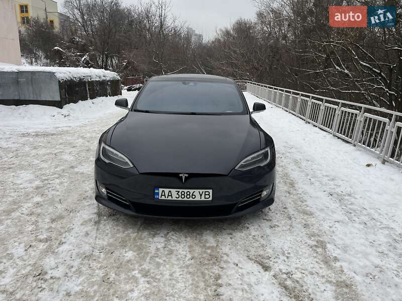 Tesla Model S 2016