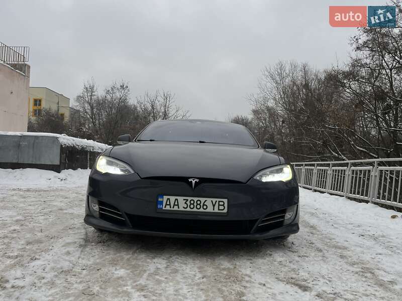 Tesla Model S 2016