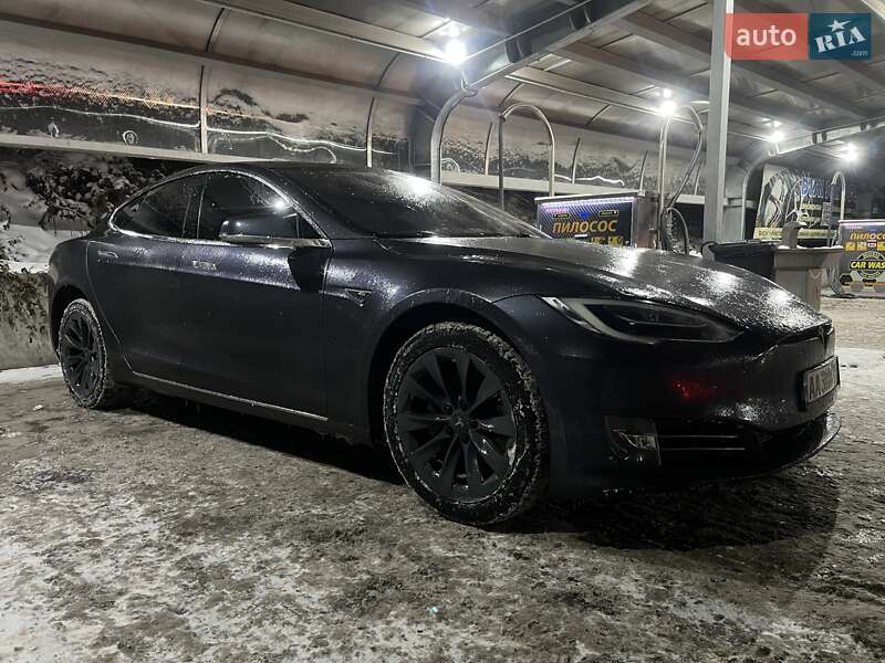 Tesla Model S 2016