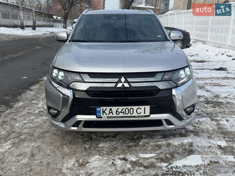 Mitsubishi Outlander 2022
