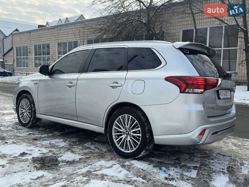 Mitsubishi Outlander 2022