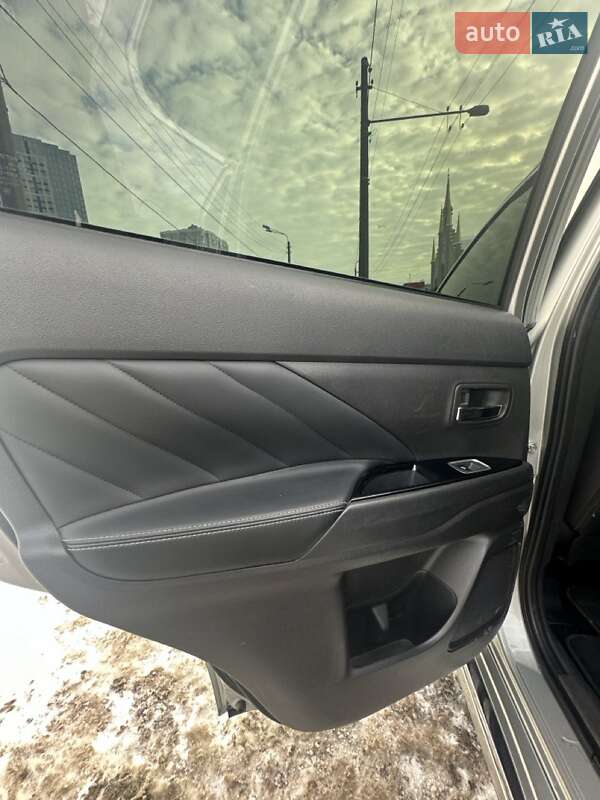 Mitsubishi Outlander 2022