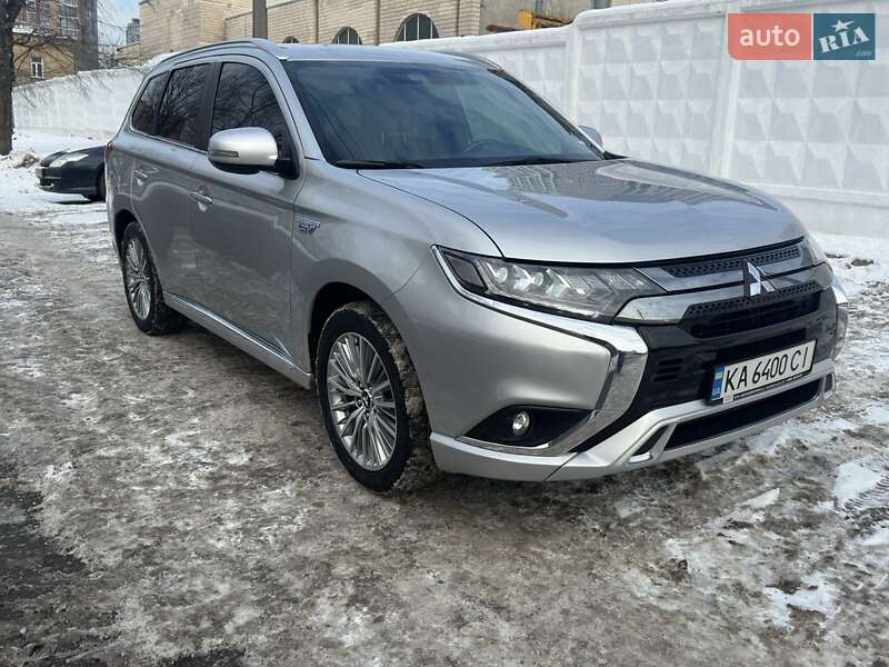 Mitsubishi Outlander 2022