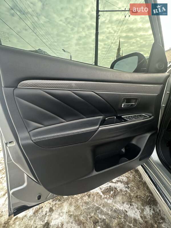 Mitsubishi Outlander 2022