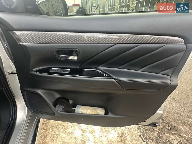 Mitsubishi Outlander 2022