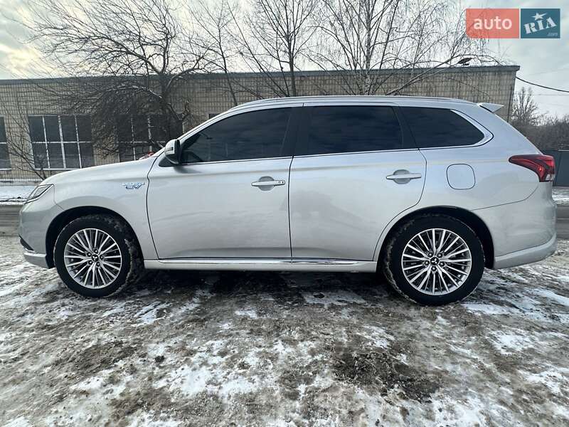 Mitsubishi Outlander 2022