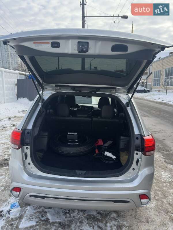 Mitsubishi Outlander 2022