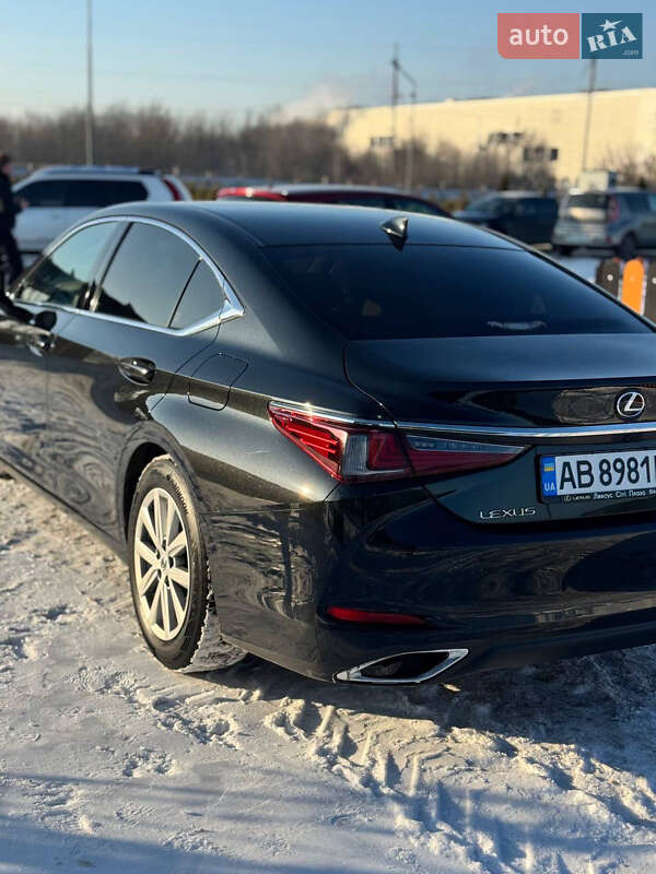Lexus ES 2019