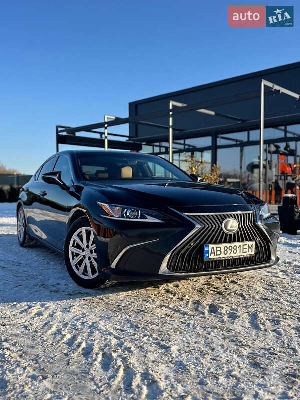 Lexus ES 2019