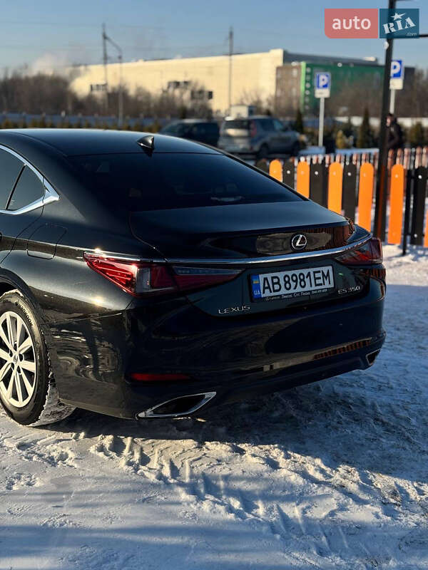 Lexus ES 2019