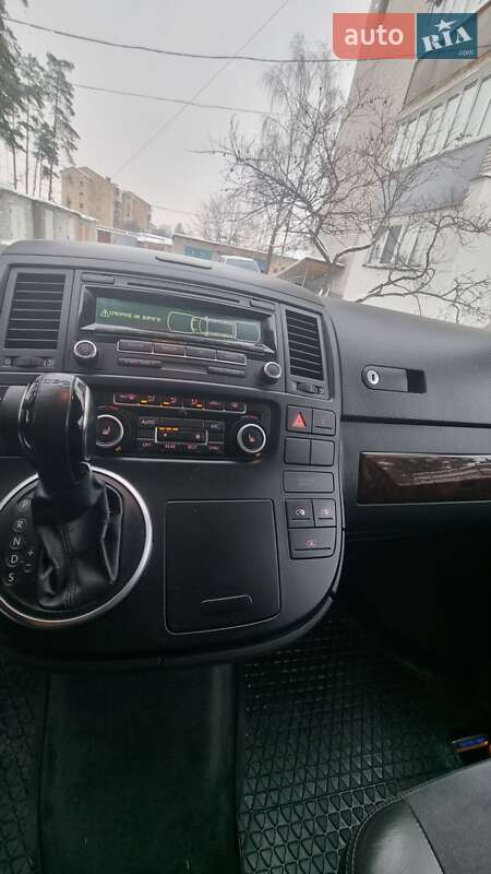 Volkswagen Multivan 2013