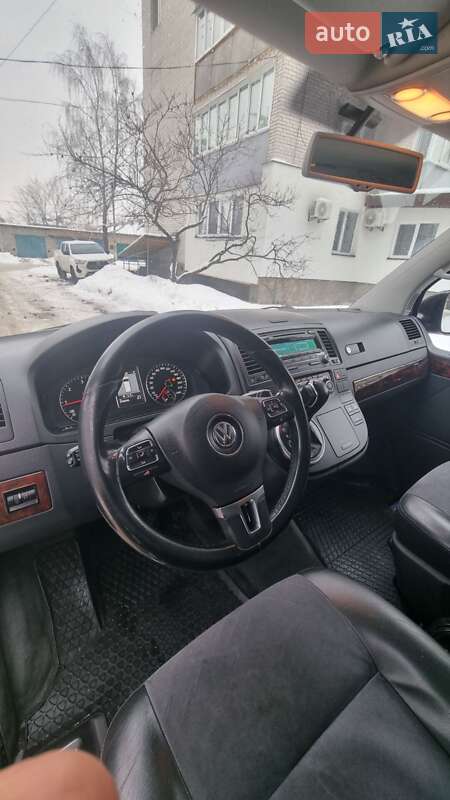 Volkswagen Multivan 2013