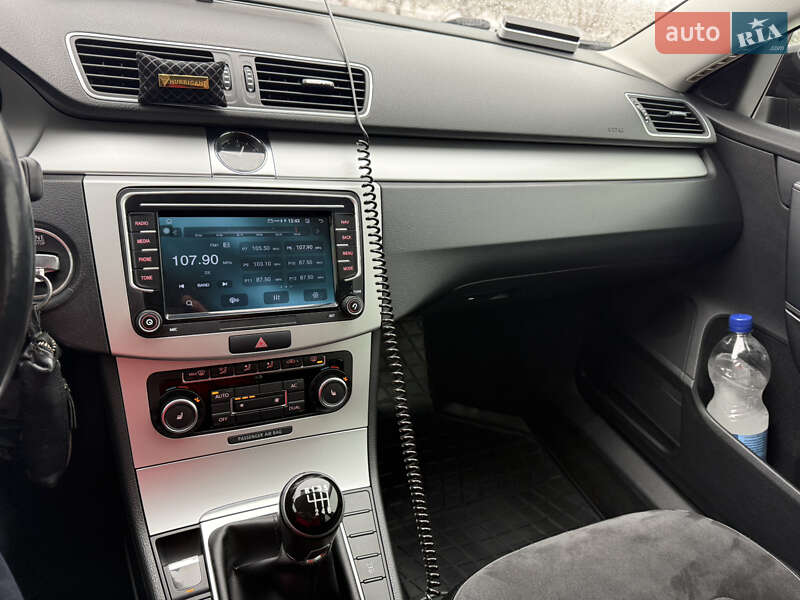 Volkswagen Passat 2011