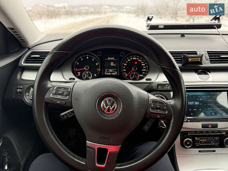 Volkswagen Passat 2011