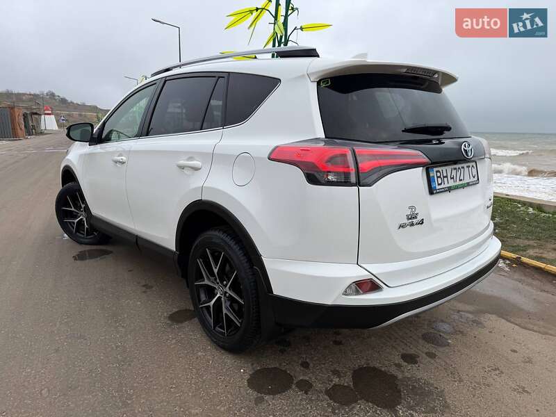 Toyota RAV4 2017