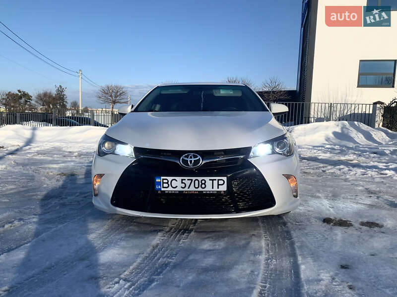Toyota Camry 2015
