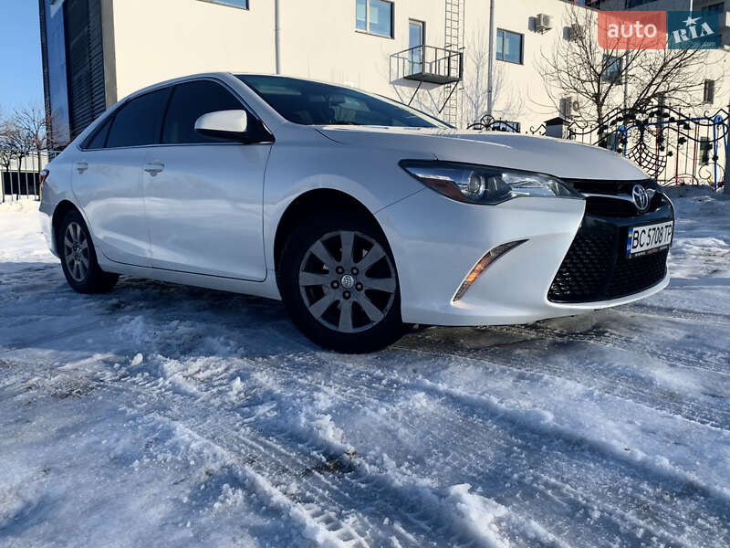 Toyota Camry 2015