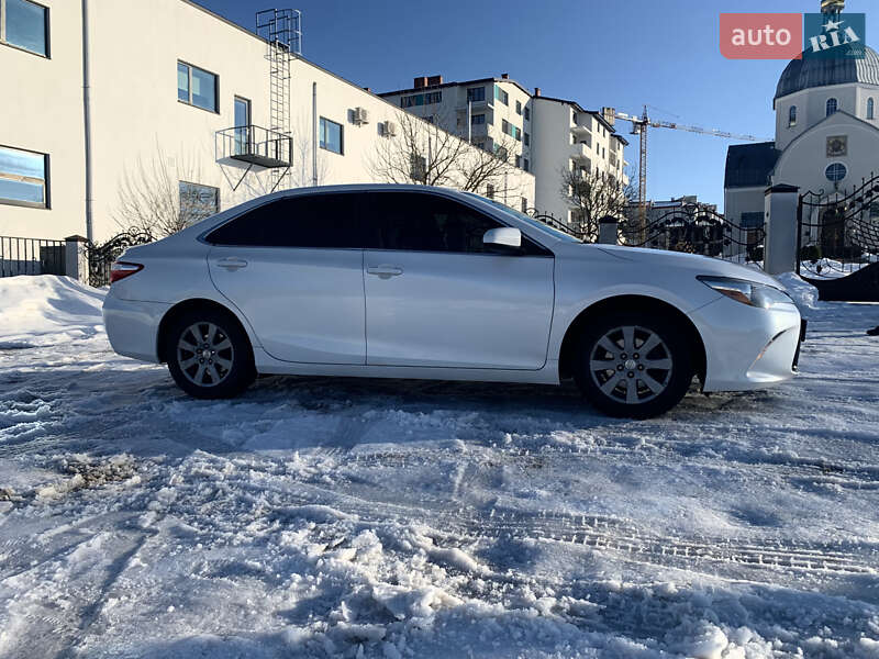 Toyota Camry 2015