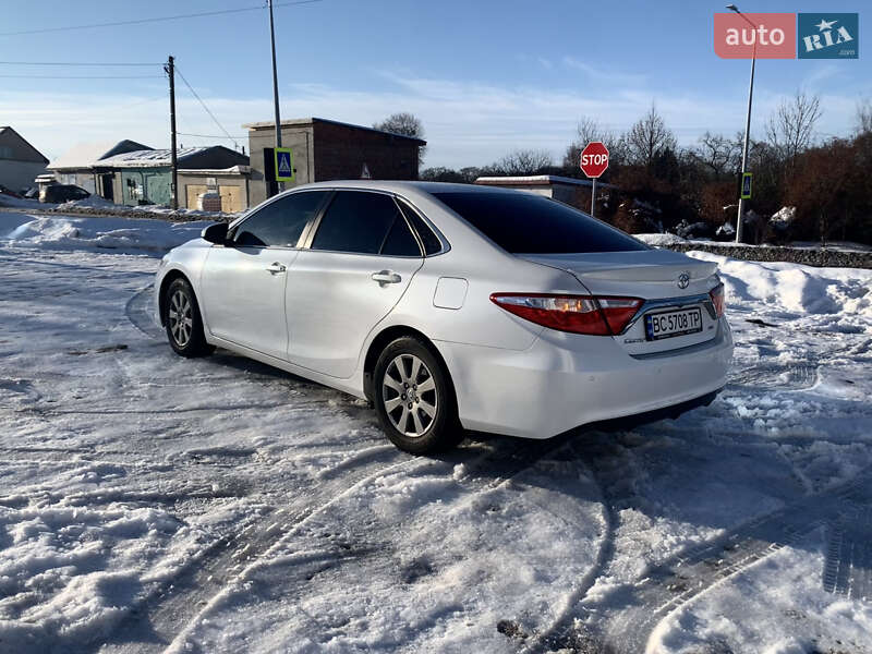 Toyota Camry 2015