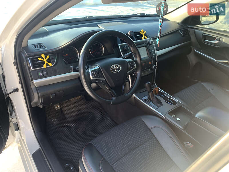 Toyota Camry 2015