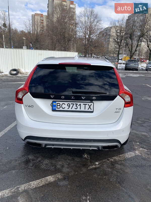Volvo V60 2015