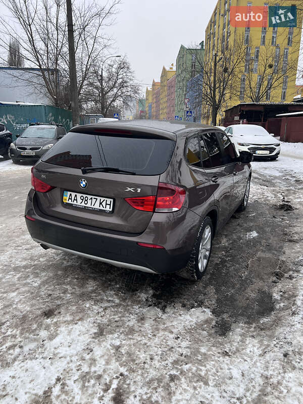 BMW X1 2011