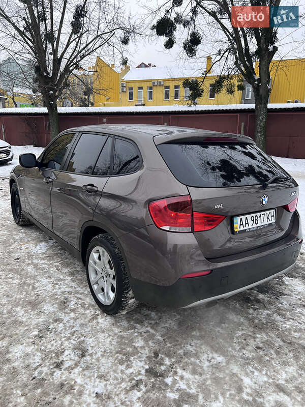 BMW X1 2011