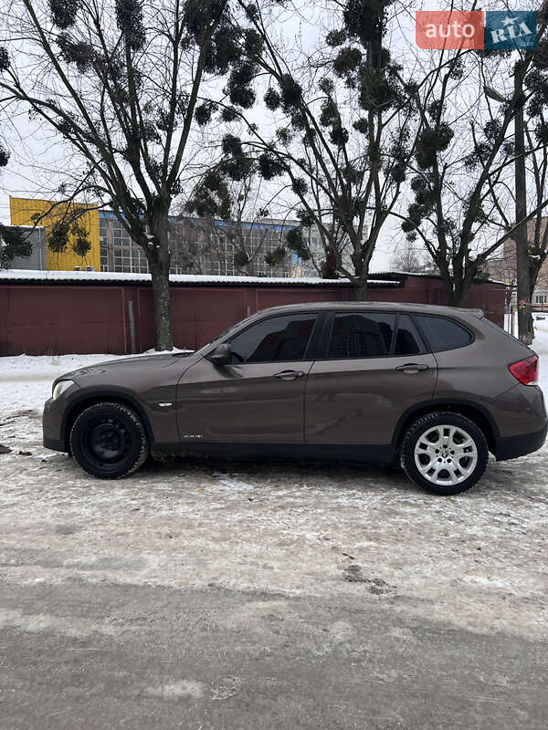 BMW X1 2011