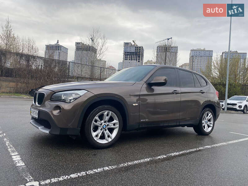 BMW X1 2011