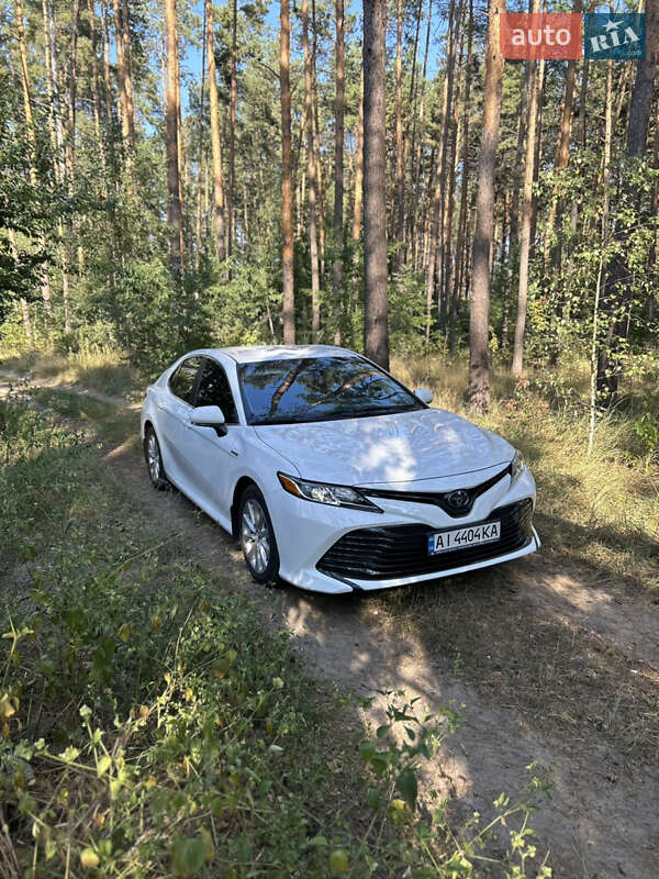 Toyota Camry 2019