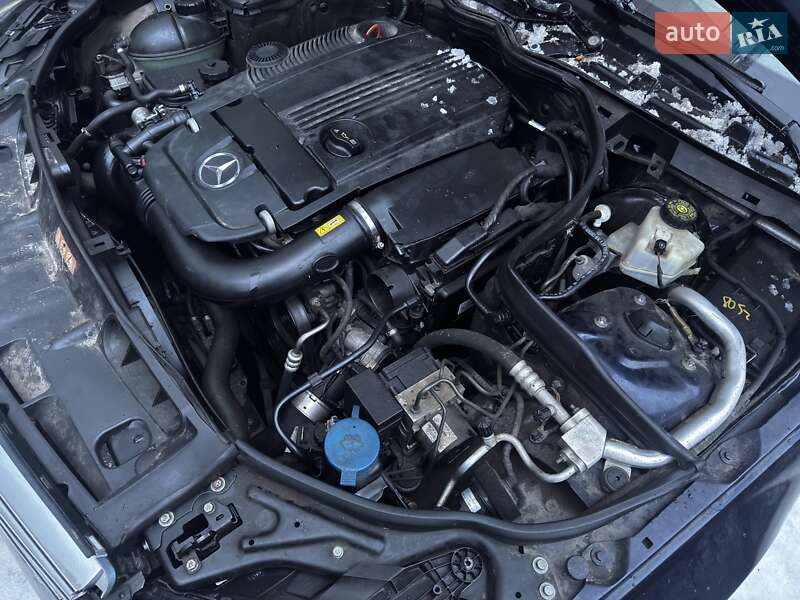 Mercedes-Benz C-Class 2011