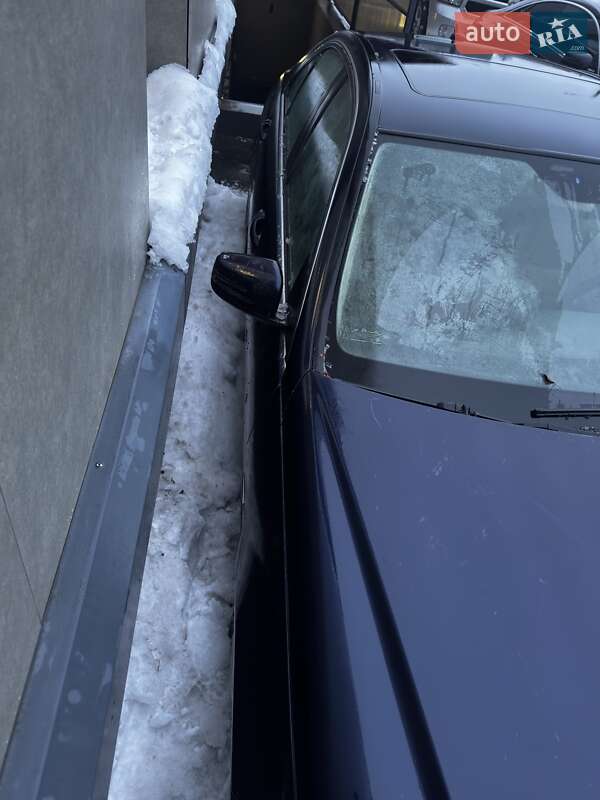 Mercedes-Benz C-Class 2011