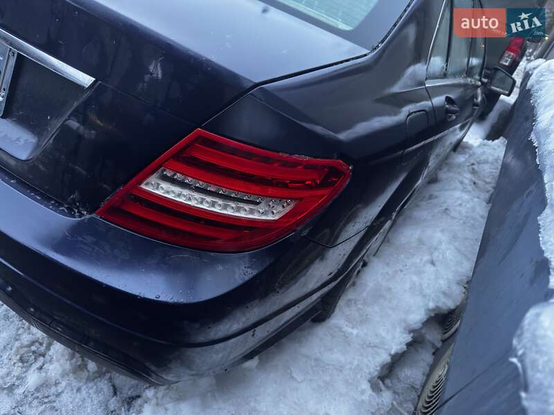 Mercedes-Benz C-Class 2011