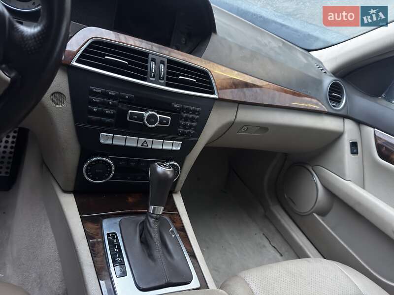 Mercedes-Benz C-Class 2011