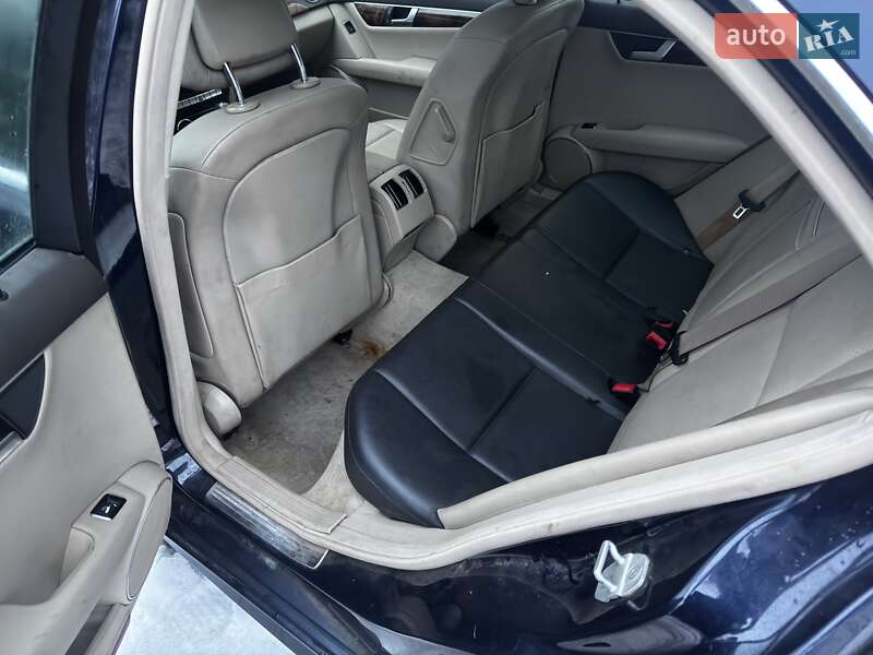 Mercedes-Benz C-Class 2011