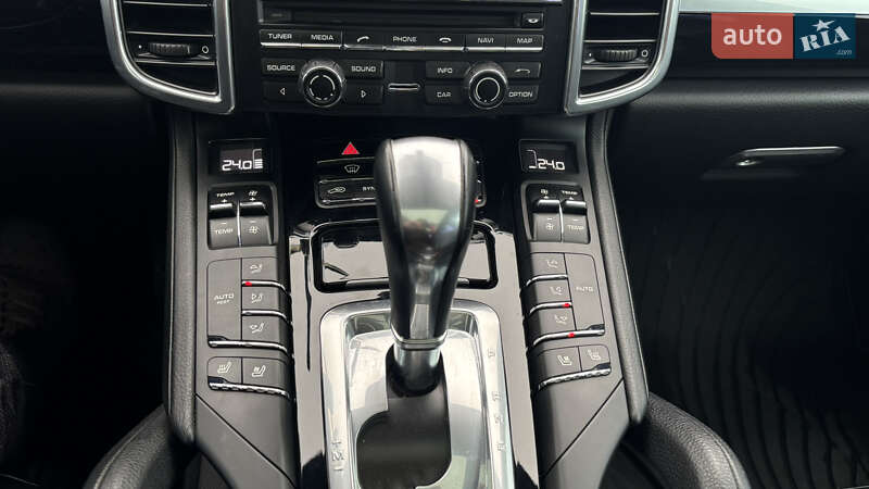 Porsche Cayenne 2014