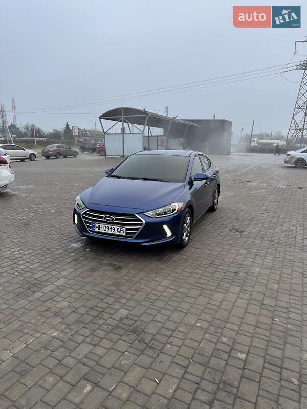 Hyundai Elantra 2017