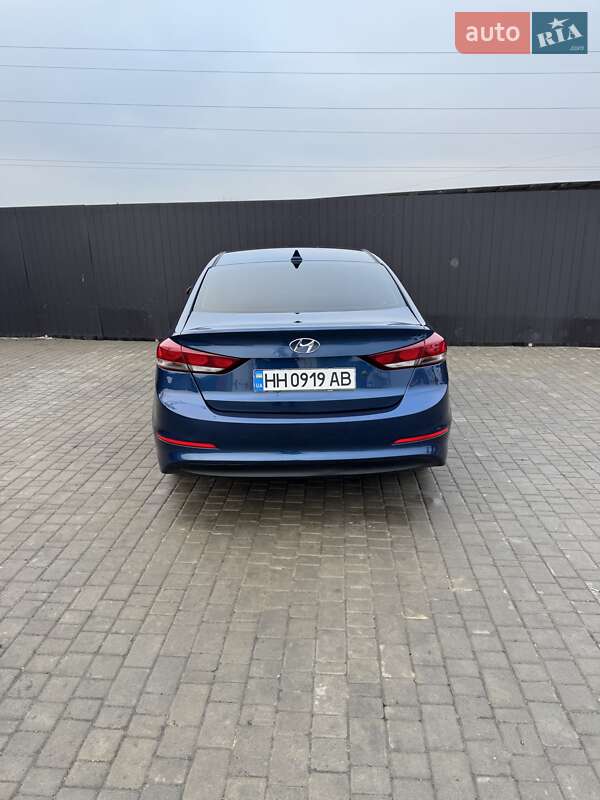 Hyundai Elantra 2017