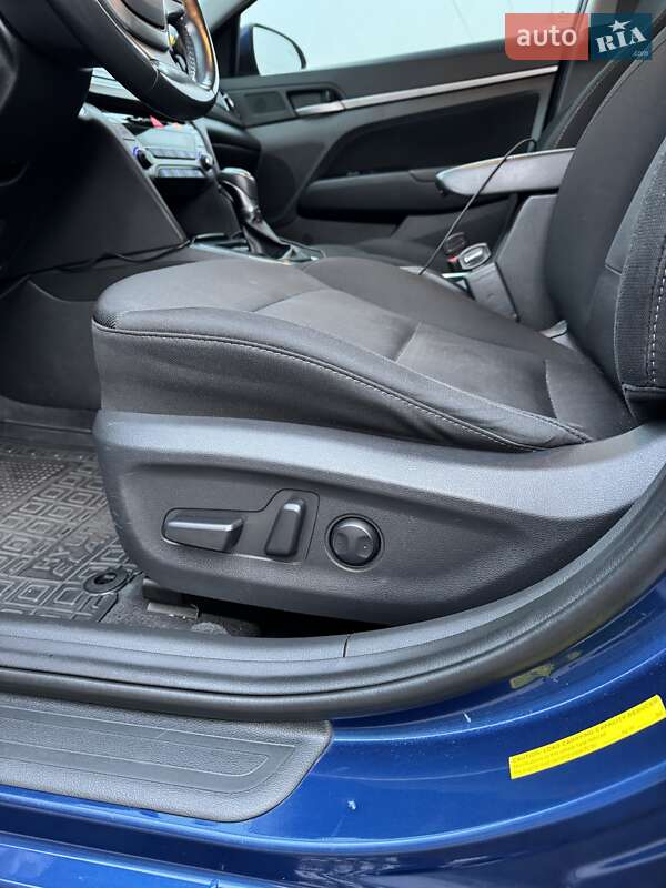 Hyundai Elantra 2017