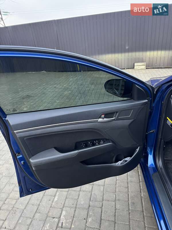 Hyundai Elantra 2017