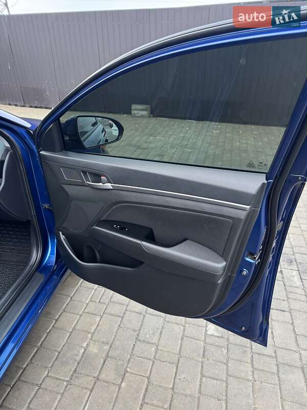 Hyundai Elantra 2017