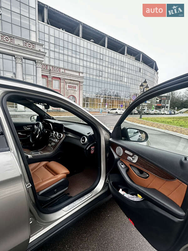 Mercedes-Benz GLC-Class 2020