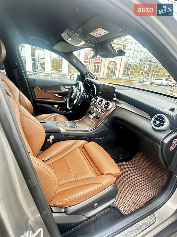 Mercedes-Benz GLC-Class 2020