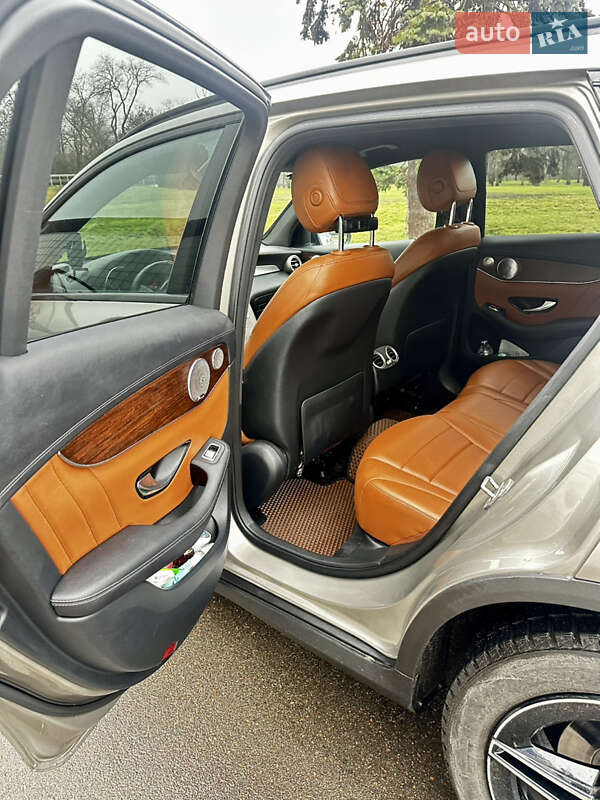 Mercedes-Benz GLC-Class 2020