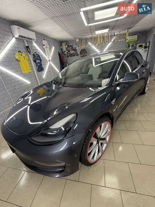 Tesla-4